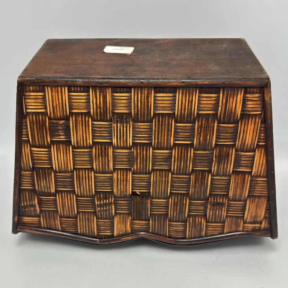 Vintage Woven Wooden Magazine Rack Storage Bin Basket with Scalloped Edge